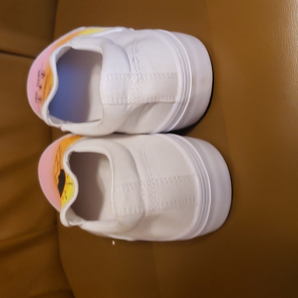 Hand painted slip on shoes - Picture 2 of 4